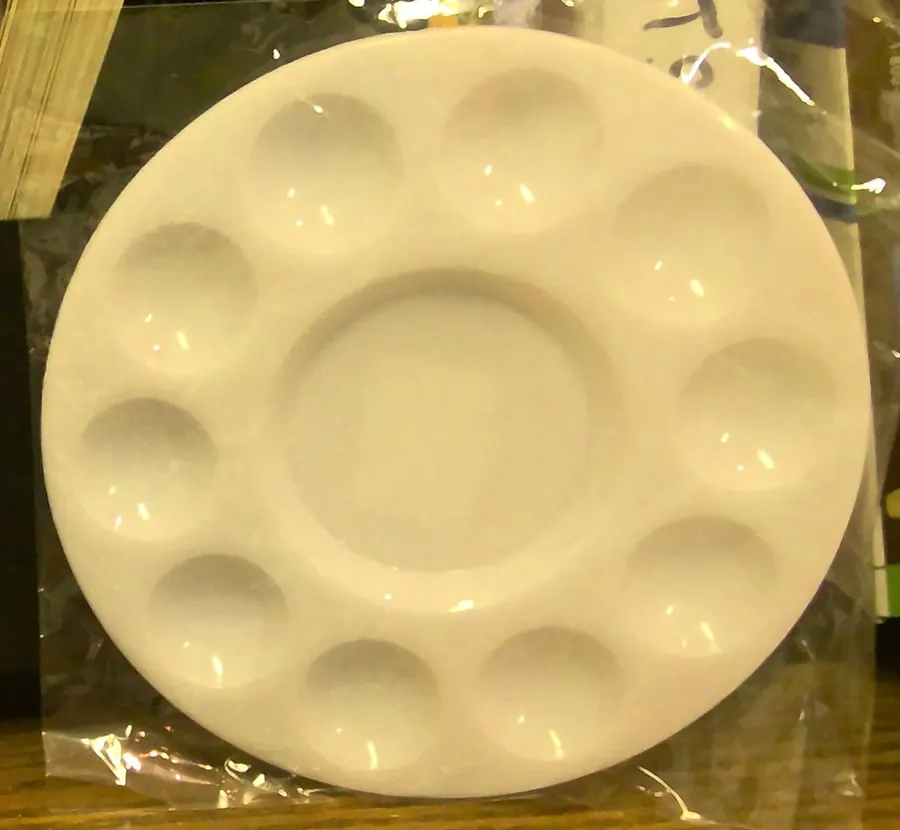 Palette 7" White by HB Barry Strasbourg-Thompson.